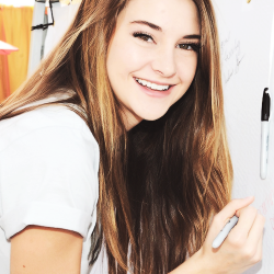 tobiaseatondvgt's profile picture. Muitos amores valem a pena, mas o que eu sinto por Tobias Eaton vale a galinha inteira!