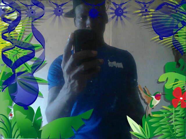 I m a guy fun to b with nd I luv hip hop nd Rnb nd I like mayin friends all d time