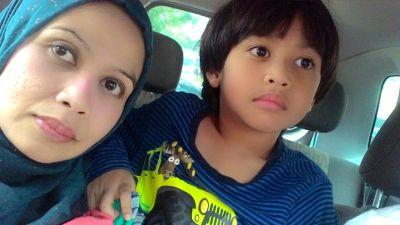 Mommy of 2 heroes..
♥ Zareef & ♥  Aeryl
wife to lovely hubs..working mom..