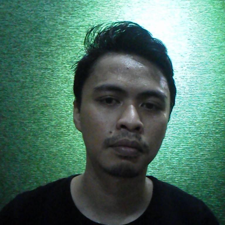 ombendot's profile picture. Bekerja di bagian pajak, mengajar komputer, membuat acara musik Bersama bermain basket, di belakang bermain drum