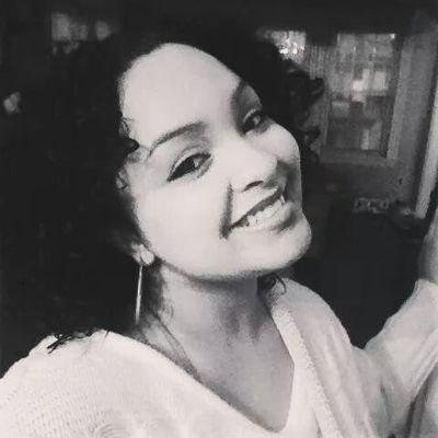 Whithalomew's profile picture. A reason. A season. Or a lifetime. Which are you? Okay too deep for twitter Follow & ill follow back!