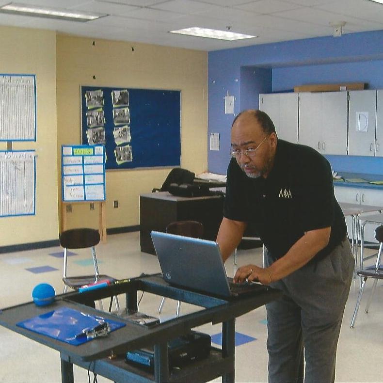 LynnUophx's profile picture. Web Developer. Founded Worthy Web Works, Content development, Internet Consultant for small business, personal and non-profit organizations.