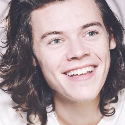 Harrysclearsky's profile picture. I just gave you a free follow Now Follow @HarrysMacaron