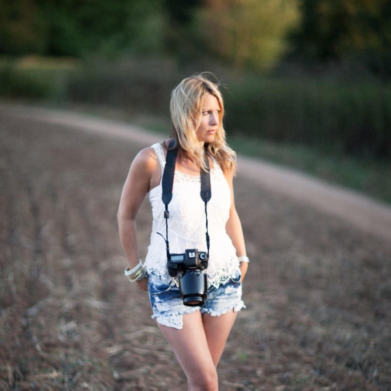 Photographer specialising in weddings, portraits & commercial projects UK and internationally. Based in Royal Leamington Spa #lightandlace