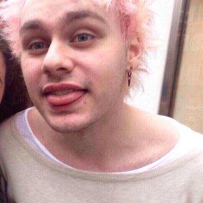 @sorryimdaisyx rt link pls :))