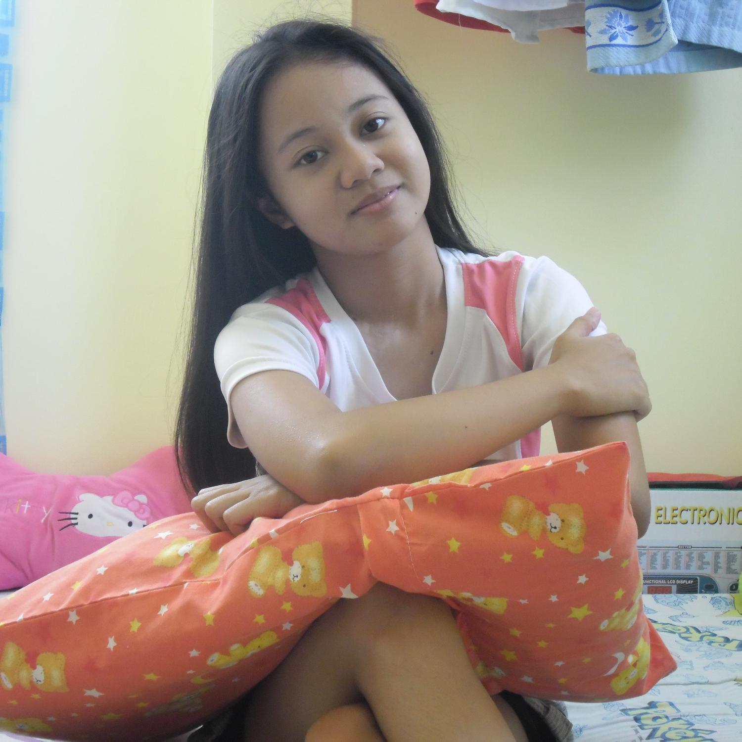 Simple.Down To Earth.Dancer.Makulit Pero Sweet .  I love to play guitar and piano. And also dancing. ! Fb- esophiatherese@yahoo.com
Iloveyousomuch BebeMHL ;)