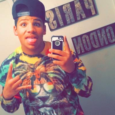 Live in Dallas Age 1⃣5⃣live life to its fullest ✌️ Football is my dream im headed to the riches. 

follow nw on ig :preston_1123