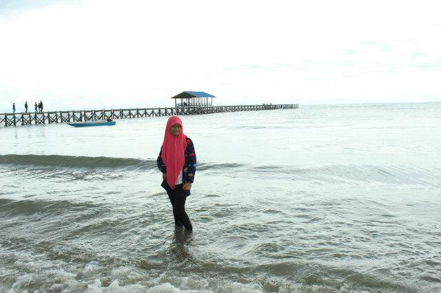 Jika dia pintar untuk mninggalkan mu,, maka kamu harus lbih pintar untuk melupakan.y