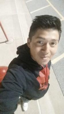 Soy del 14 de marzo, me gusta mucho escuchar música,  me encanta ver películas de navidad a mitad del año, y sobre todo me gusta ser feliz...gracias Dios.