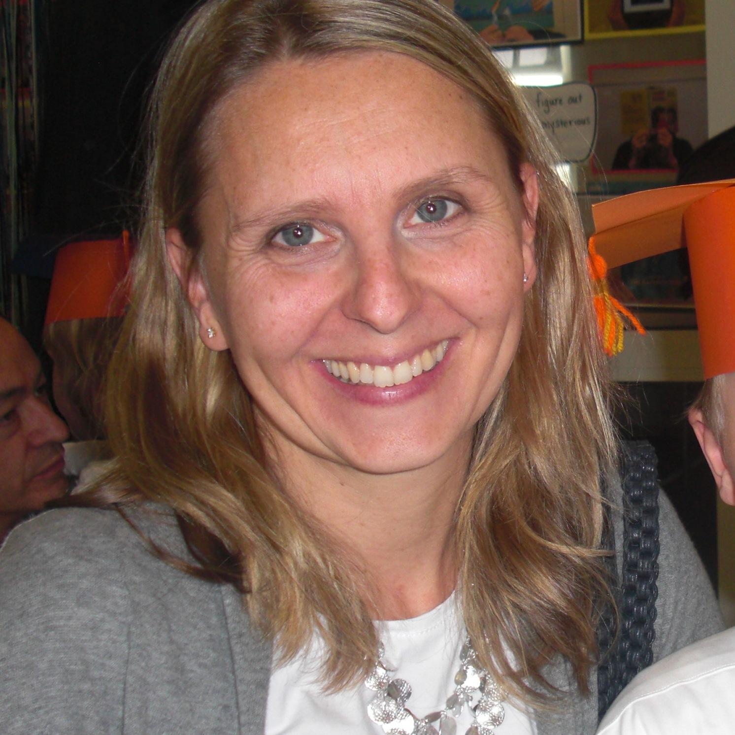 Grade 5 bilingual teacher
Yoga teacher
Loves to travel and learn
Wife to John