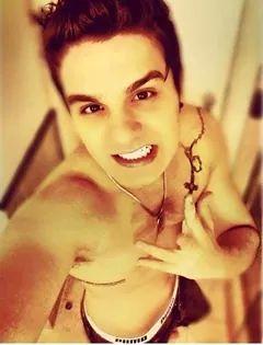 luansantanay,19 brasilian http://t.co/7dmGpyxUx9