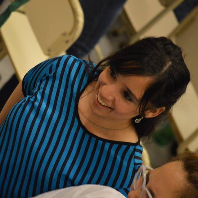 Hija, tía, amiga, esposa y mamá de dos 💙
Profe de matemática.
Amante de las series, la pizza y el buen humor.
De poco hablar, de mucho amar...
