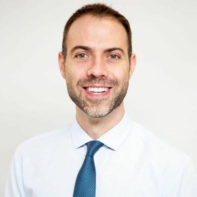 Restorative & cosmetic dentist in midtown NYC, dog lover and Texas Ex.