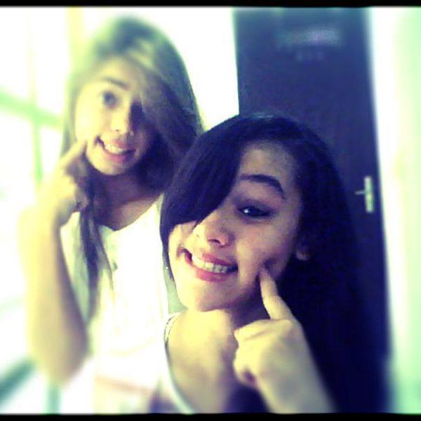 CnthiaMelo's profile picture. ♦ A minha imagem é você quem faz;
mas a minha vida, sou eu quem vivo