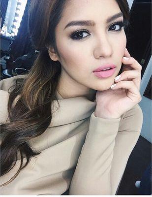 Hello, I'm Jane. A simple girl with super powers. ;) Actress, singer, writer, music lover and addicted to books. Believe in your dreams and be YOU!