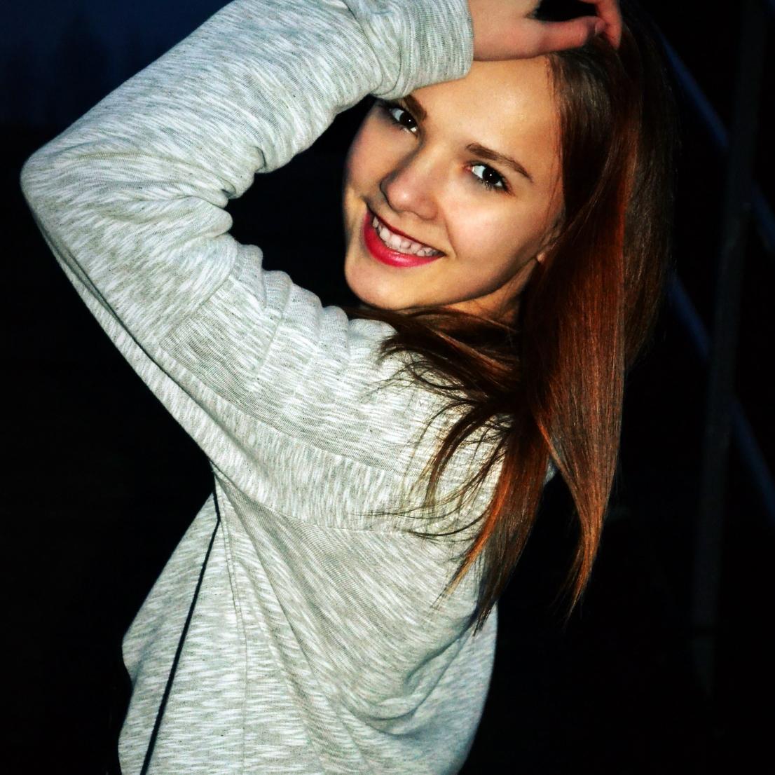This is free follow just please go follow @riapetrikova, @simpsonizerfor2 & @kikuska371 ❤