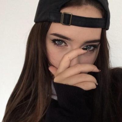 tumblr, pll, good music. / nowe konto, znajomi mnie znaleźli.