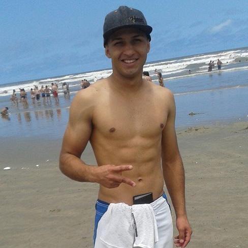 I! I enjoy the massímo of life every minute, with friends, and most importantly, * FRC * recatas Club flamengo, time of heart, and a lot of faith in God ...
