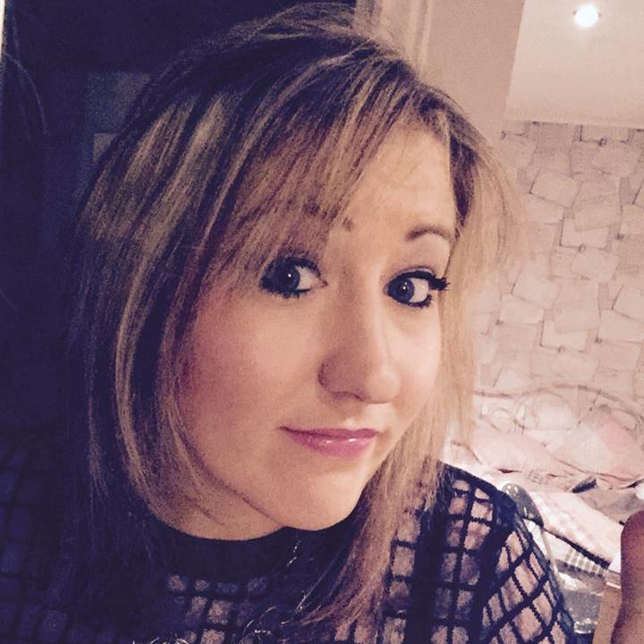 APairBrownEyes's profile picture. Dogs... horses.... clothes......travel