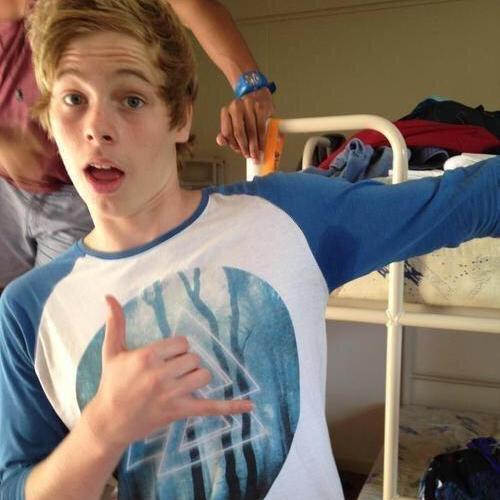 1d, 5sos y miley// muke es mejor que vos