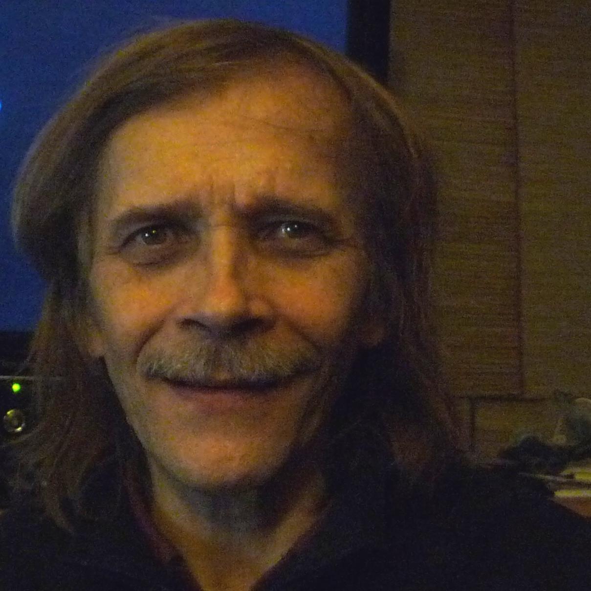 Musician/Composer, Tai Chi Teacher http://t.co/j0x3BzkUJf http://t.co/smzp08c9hu 
AND Blue RiverMan http://t.co/v62sK7Hp9F