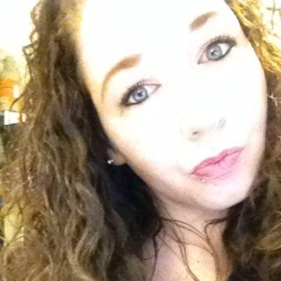 danaxo0ox's profile picture. Listen, smile, agree and then do whatever the fuck you were gonna do anyway :)