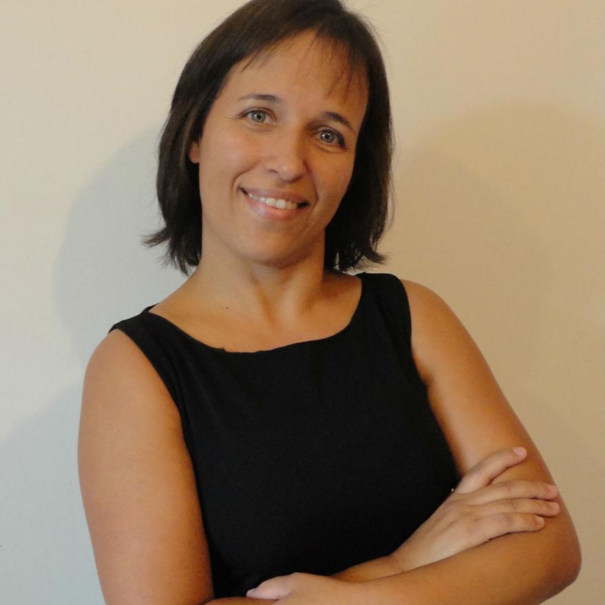 Sou Priscila, tem algumas coisas que mais estimo nesta vida que são meu esposo, meu filho e acima de tudo a Deus. Todos me fazem ser o que sou: FELIZ.