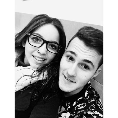 samurg15's profile picture. Bonito es conocer a alguien que te ponga nervioso, que te haga sentir extraño, que te haga hacer tonterias y que no puedas dejar de mirar. MJC04♡