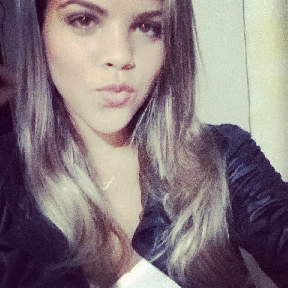 A minha busca é na batida perfeita .Sei que nem tudo tá certo mas com calma se ajeita ♪
