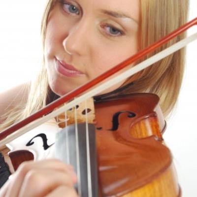 Professional Violinist and Instrumental Teacher. Married to a Hobbit, mother to 4 beautiful Cats, 2 tortoise and a bearded dragon.