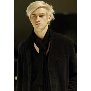 Scorpiusland's profile picture. |Slytherin| Sangre pura. . |. 6º Año en @Hogwartssite. 16 Otoños.|| ¿Lúgubre? Puede ser.  †Principe de las Serpientes†. #Pottertty