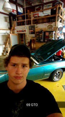 JonnyboyDiesel's profile picture. the fuck is this Twitter bs