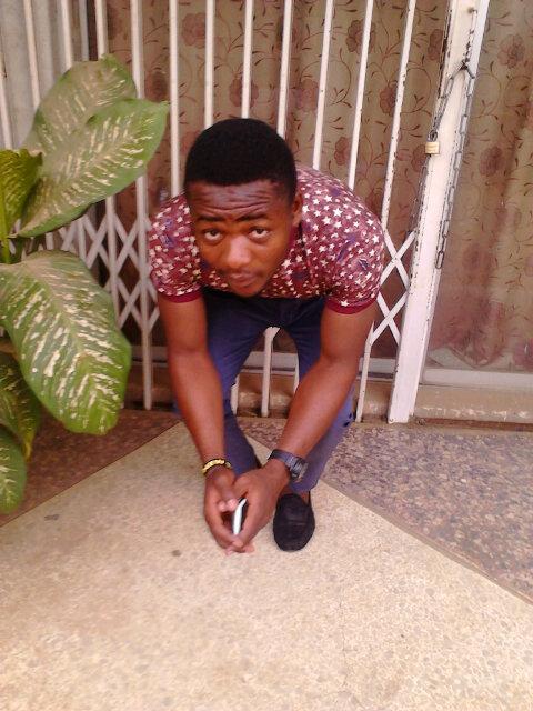 My name is solomon....I live an work in lagos Nigeria...am single looking for date. here is my BBM pin 26867F16
