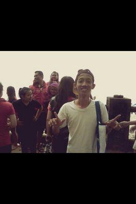 DEMI LAMBANG MONAS DI DADA~
