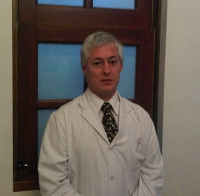 Cirujano flebologo. Director medico Flebologica Argentina suc.Acassuso. Columnista en canal A24 en el progr lo Justo y Necesario. Coord de Emerg Munic San Isidr
