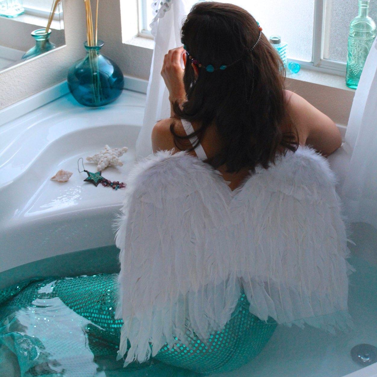 FlyMermaidFly's profile picture. The Mermaid Who Learned How to Fly is a one-woman show written by & starring @KylaVictoria