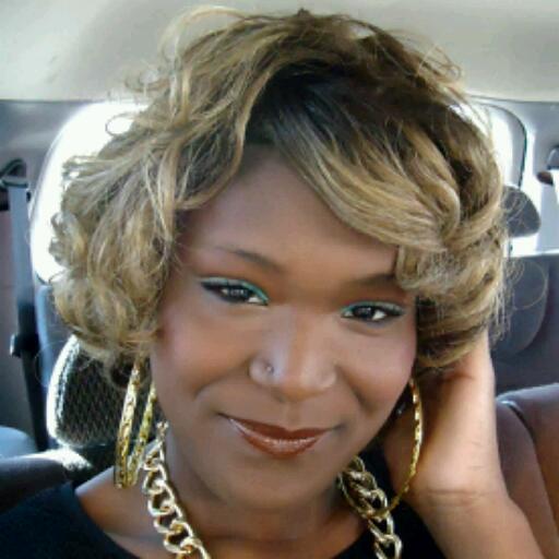 29•Mother of AJ ❤•MUA 2 F List Celebs•Host of Dark Skinned Millennial•Owner of Home By D Thompson•