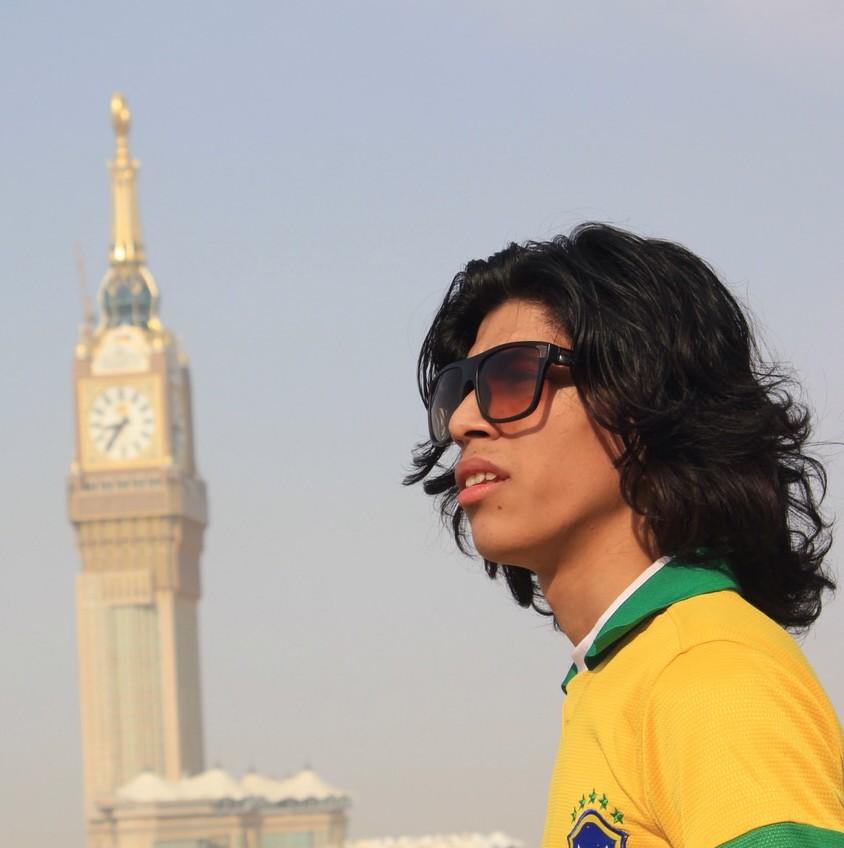 •••






سَ آبقىَ صآمت لآننيَ مھمآ تكلمت فَ لن يفھمَننيَ آحد..✉̵̸')