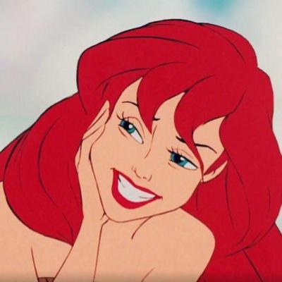 fangirlrecovery's profile picture. I like boys with addittude, skinny jeans and good tattoos↠