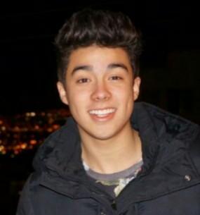 Cantante gracias a mis Novias Puedes comprar mi cancion en iTunes y en Play Music