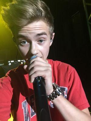 I just wanna your hug @JackJackJohnson