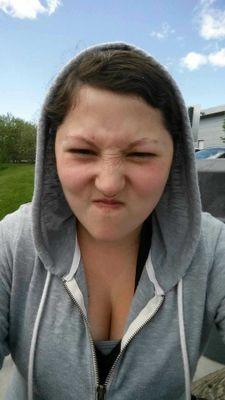 halliseyh's profile picture. 