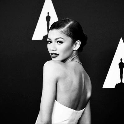 queen of eyebrows, hip bones, and just about everything else.♛
