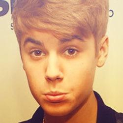 sobre esse negócio de eu ser belieber: nunca pensei q ia ser otária, fui otária