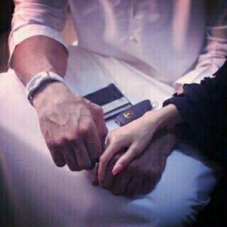 مات الورد ييمه وسافر السقاي.