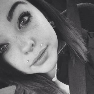 littlerainbowXO's profile picture. | | |/\| | |