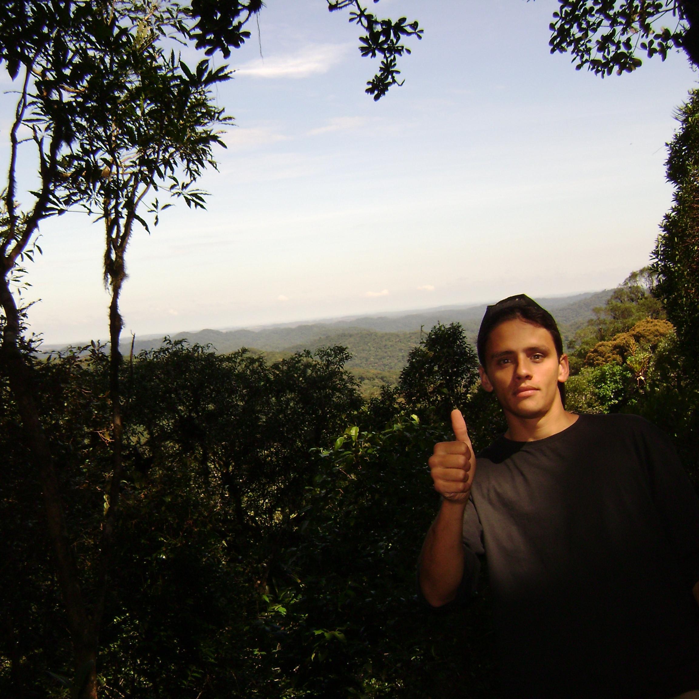 Técnico na SAA-CATI-CA Pilar do Sul Apicultor/Meliponicultor, Orquidófilo, Cristão protestante, ecologista.