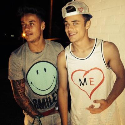 @stereokicksinc just gave you a free follow it would mean the world if you gave them a fb ❤️ || there a new act.