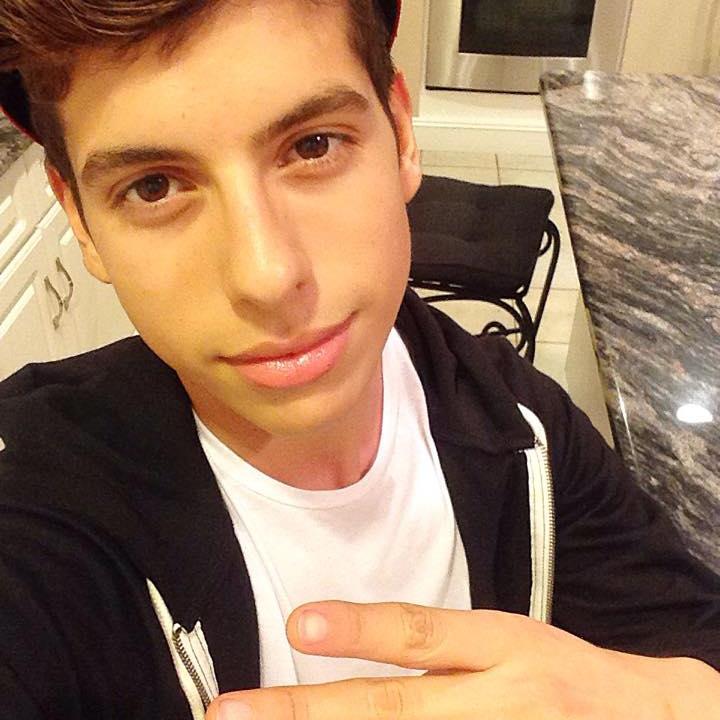 Sammi Sanchez me siguio 01/03/14 un sueño cumplido/ Matt Hunter sigueme please .
