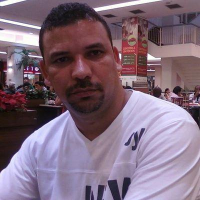 binhoe10's profile picture. 